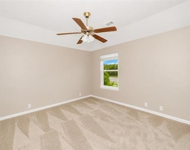 2736 Maple Creek Drive - Photo Thumbnail 33