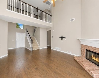 2736 Maple Creek Drive - Photo Thumbnail 8