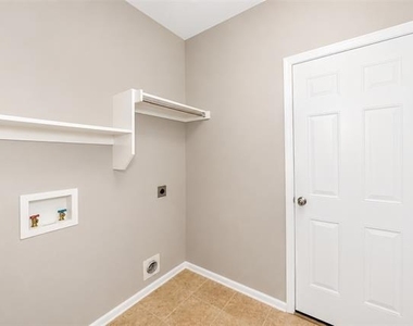 2736 Maple Creek Drive - Photo Thumbnail 19