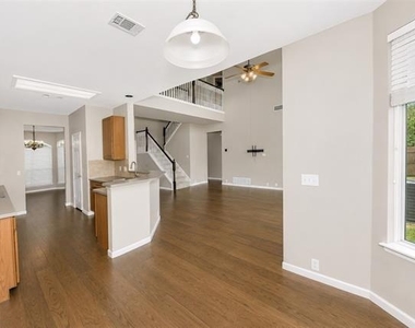 2736 Maple Creek Drive - Photo Thumbnail 18