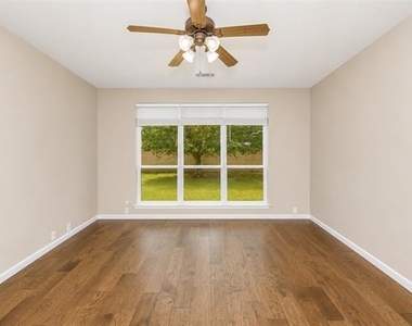 2736 Maple Creek Drive - Photo Thumbnail 22