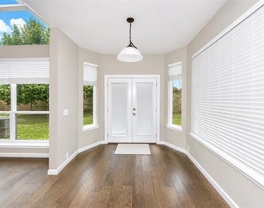 2736 Maple Creek Drive - Photo Thumbnail 17