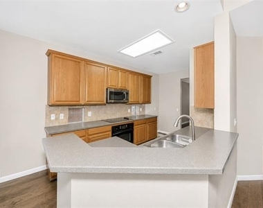 2736 Maple Creek Drive - Photo Thumbnail 14