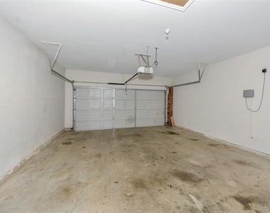 2736 Maple Creek Drive - Photo Thumbnail 28