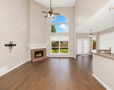 2736 Maple Creek Drive - Photo Thumbnail 10