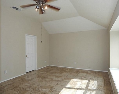 6912 Longhorn Trail - Photo Thumbnail 4