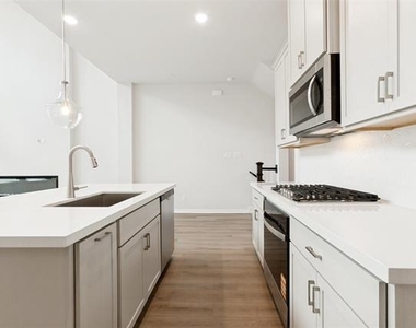 4157 Humboldt Street - Photo Thumbnail 8