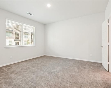 4157 Humboldt Street - Photo Thumbnail 11