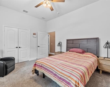 2116 Victoria Lane - Photo Thumbnail 20