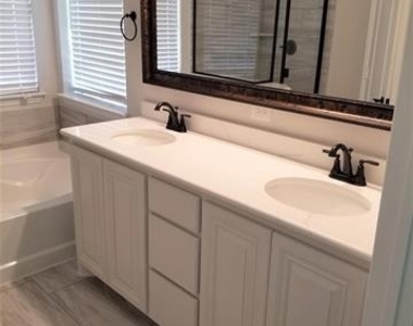 2116 Victoria Lane - Photo Thumbnail 15