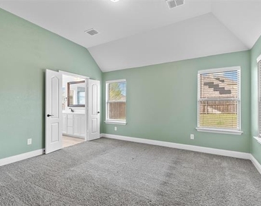 2116 Victoria Lane - Photo Thumbnail 13