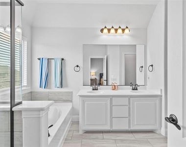 2116 Victoria Lane - Photo Thumbnail 27