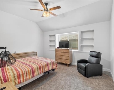 2116 Victoria Lane - Photo Thumbnail 21