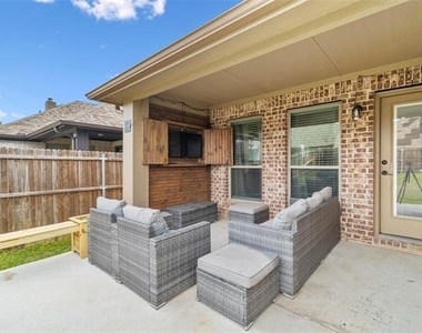 2116 Victoria Lane - Photo Thumbnail 29
