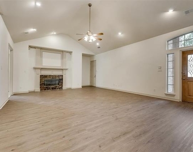 120 Cambridge Court - Photo Thumbnail 5