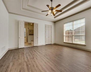 120 Cambridge Court - Photo Thumbnail 11