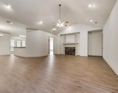 120 Cambridge Court - Photo Thumbnail 3