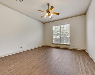 120 Cambridge Court - Photo Thumbnail 16