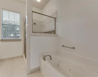 120 Cambridge Court - Photo Thumbnail 12