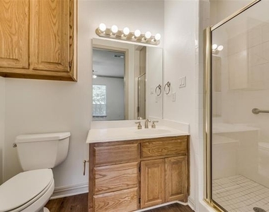 120 Cambridge Court - Photo Thumbnail 17