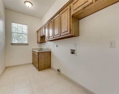 120 Cambridge Court - Photo Thumbnail 18