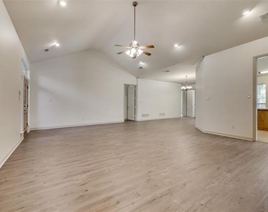 120 Cambridge Court - Photo Thumbnail 4