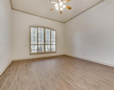 120 Cambridge Court - Photo Thumbnail 14