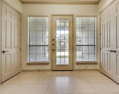120 Cambridge Court - Photo Thumbnail 10