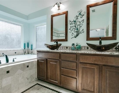4040 Wellington Lane - Photo Thumbnail 12
