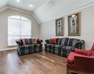 4040 Wellington Lane - Photo Thumbnail 2