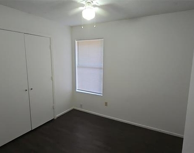 1627 Windsong Lane - Photo Thumbnail 8