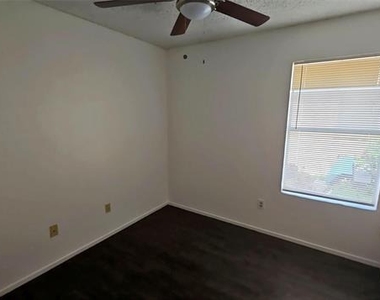 1627 Windsong Lane - Photo Thumbnail 9
