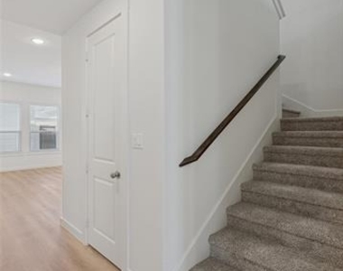 928 Marian Drive - Photo Thumbnail 9