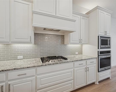 928 Marian Drive - Photo Thumbnail 18