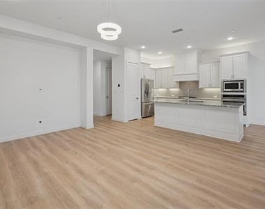 928 Marian Drive - Photo Thumbnail 15