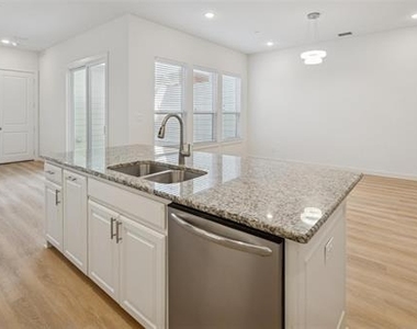 928 Marian Drive - Photo Thumbnail 19