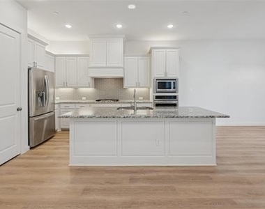 928 Marian Drive - Photo Thumbnail 16