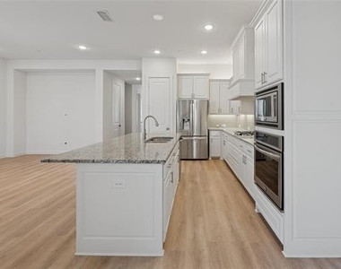 928 Marian Drive - Photo Thumbnail 20