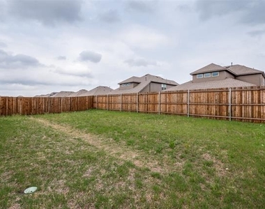 1307 Colonial Bluff Lane - Photo Thumbnail 23