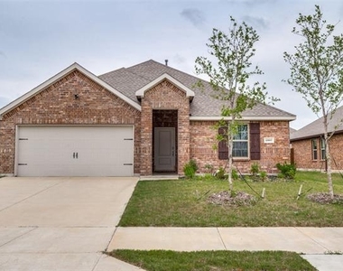 1307 Colonial Bluff Lane - Photo Thumbnail 1