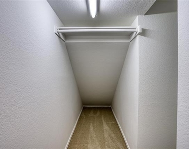 9909 Delamere Drive - Photo Thumbnail 13