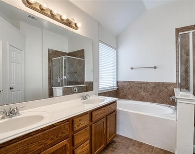 9909 Delamere Drive - Photo Thumbnail 15
