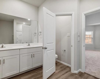 422 Wydown Drive - Photo Thumbnail 20