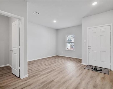 422 Wydown Drive - Photo Thumbnail 5