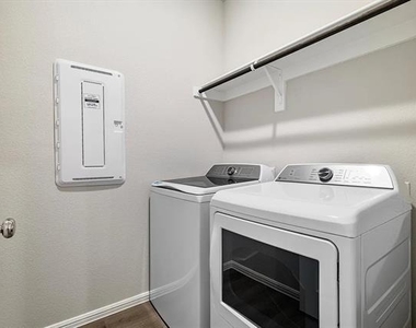 422 Wydown Drive - Photo Thumbnail 17