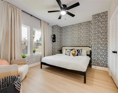 529 Pebblecreek Drive - Photo Thumbnail 17