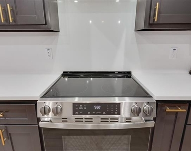 529 Pebblecreek Drive - Photo Thumbnail 9