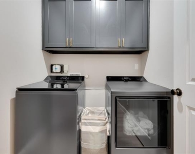 529 Pebblecreek Drive - Photo Thumbnail 27