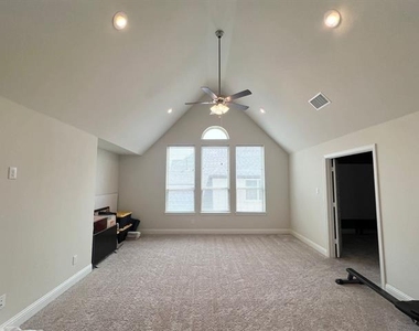 10505 Wintergreen Drive - Photo Thumbnail 11