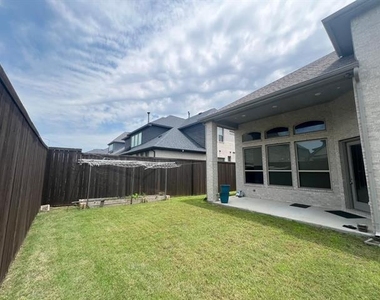 10505 Wintergreen Drive - Photo Thumbnail 1